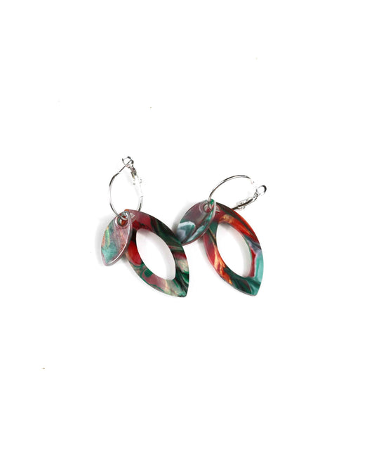 Red and green earrings: Capture the Magic of the Stars with This Dazzling Accessory